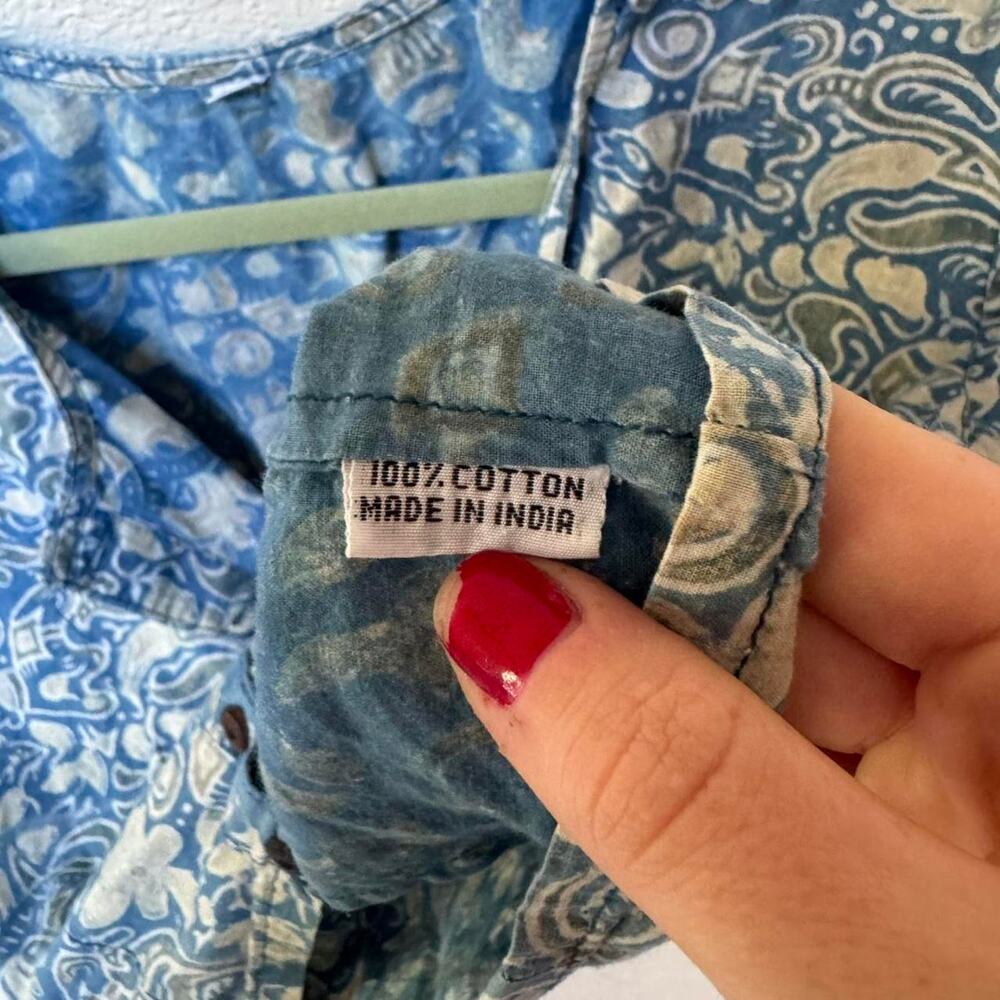 Batik pattern cropped button up - Picture 6 of 7